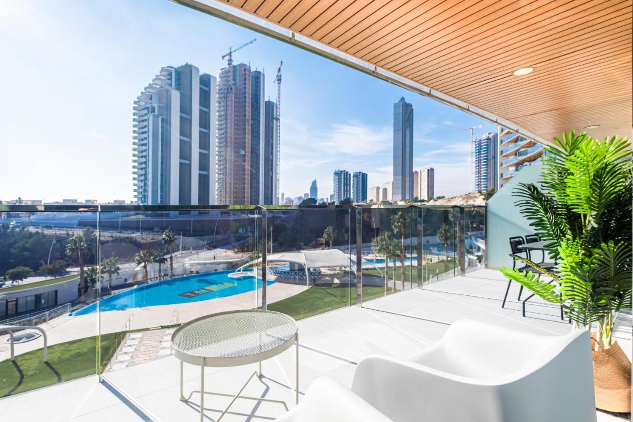 Sunset Waves Deluxe Apartments Poniente Beach Resort Benidorm Exterior foto