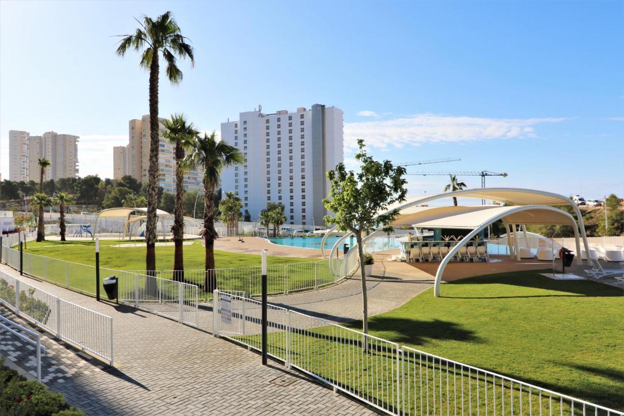 Sunset Waves Deluxe Apartments Poniente Beach Resort Benidorm Exterior foto